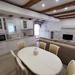 House Point Vila Grizane-Belgrad
